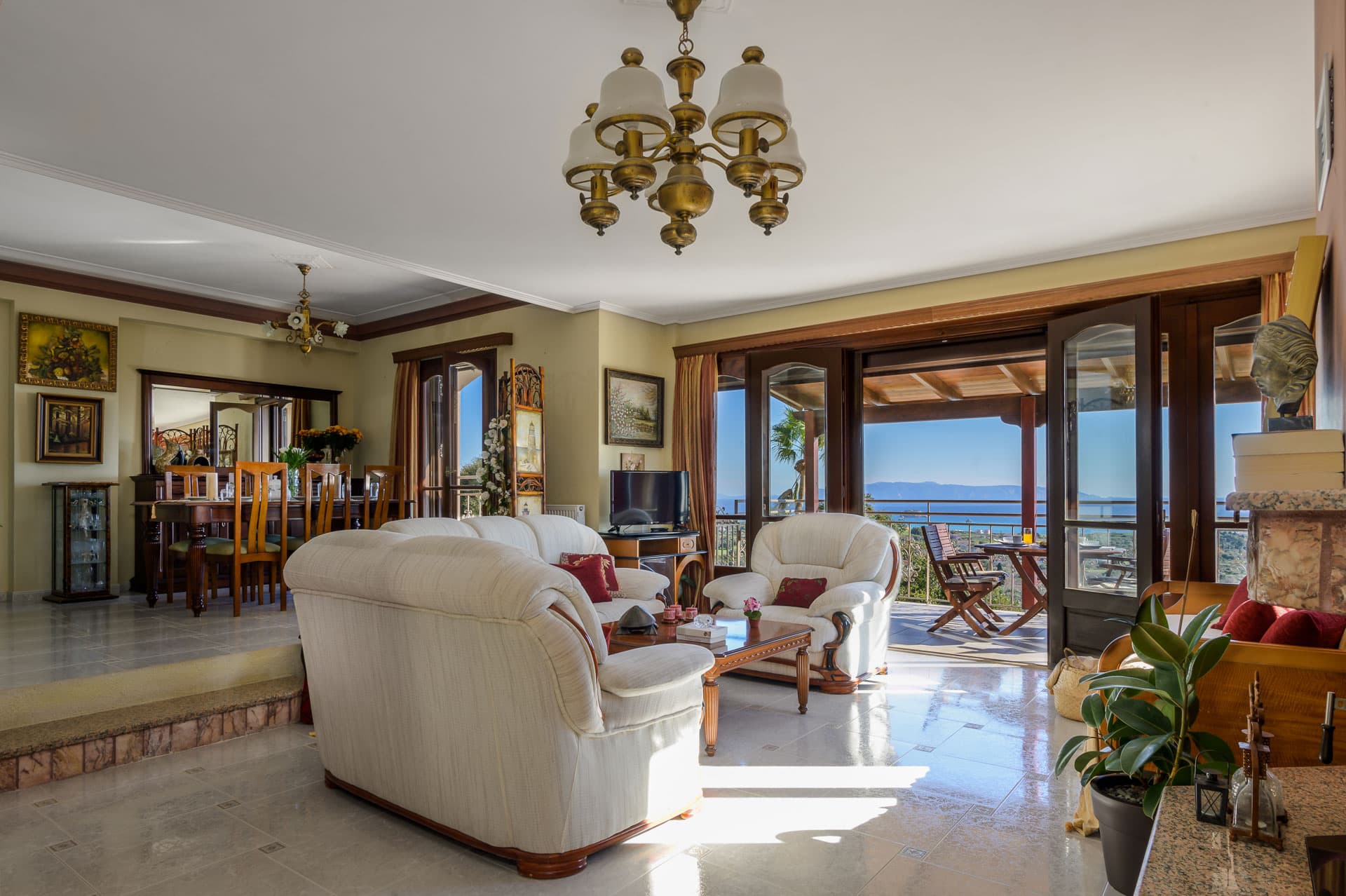 Vivian's Residence 1 - Photo 1